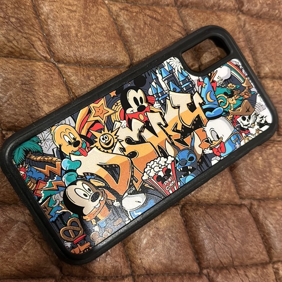 Disney Graffiti IPhone X/XS case - Picture 2 of 7